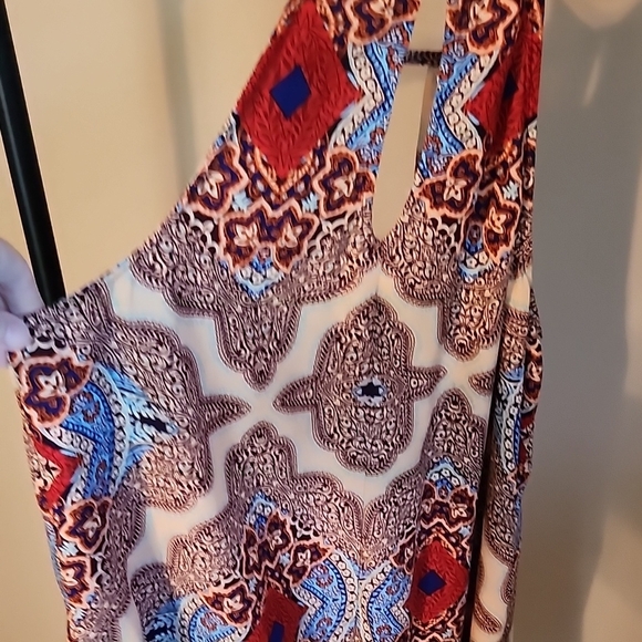 Bebop | Elegant Dress with Intricate Patterns - Picture 7 of 8